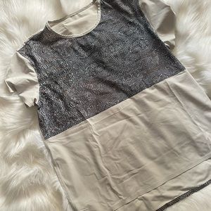 Lululemon tee